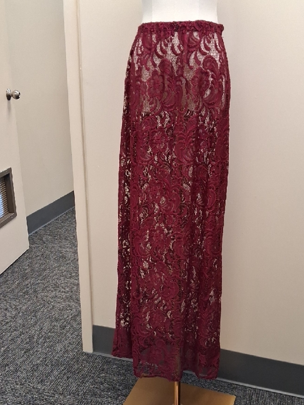 PrettyLittleThing Burgundy Lace Maxi Skirt Sheer Overlay Elastic Waist Size 12 - Picture 2 of 9